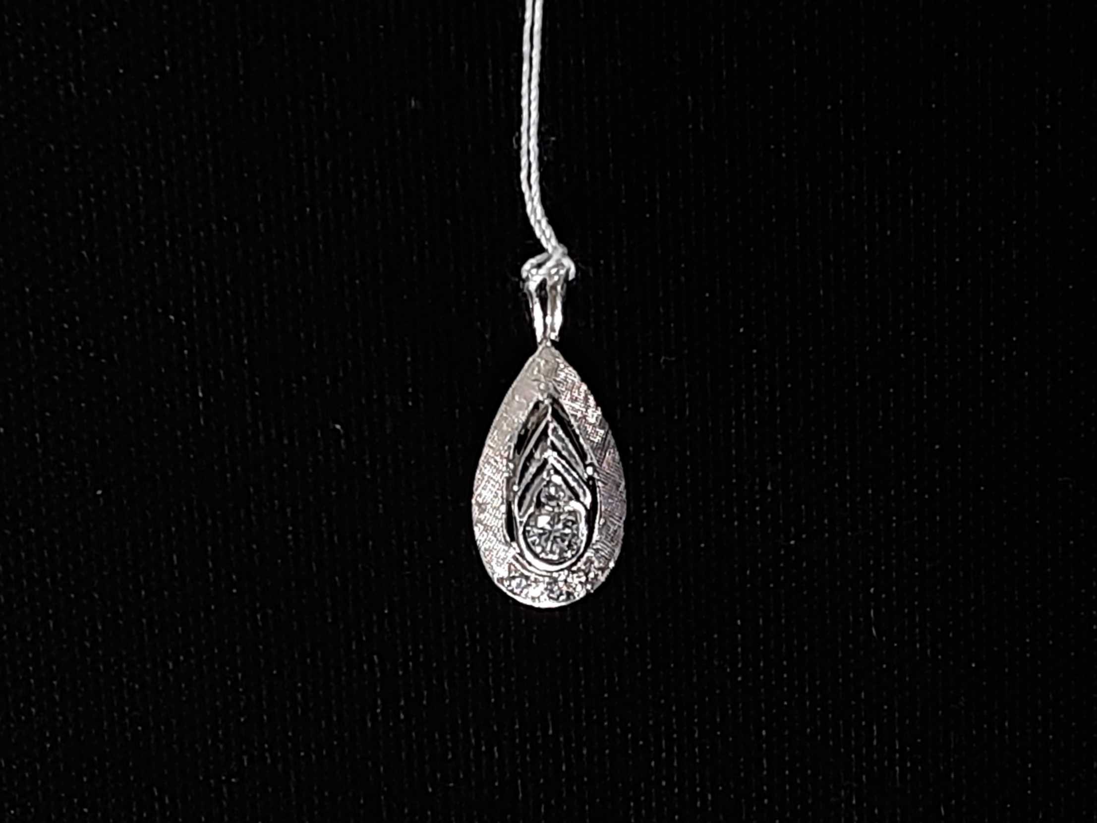 Diamond Pendant - White Gold 14k (.585) 1.8 grams