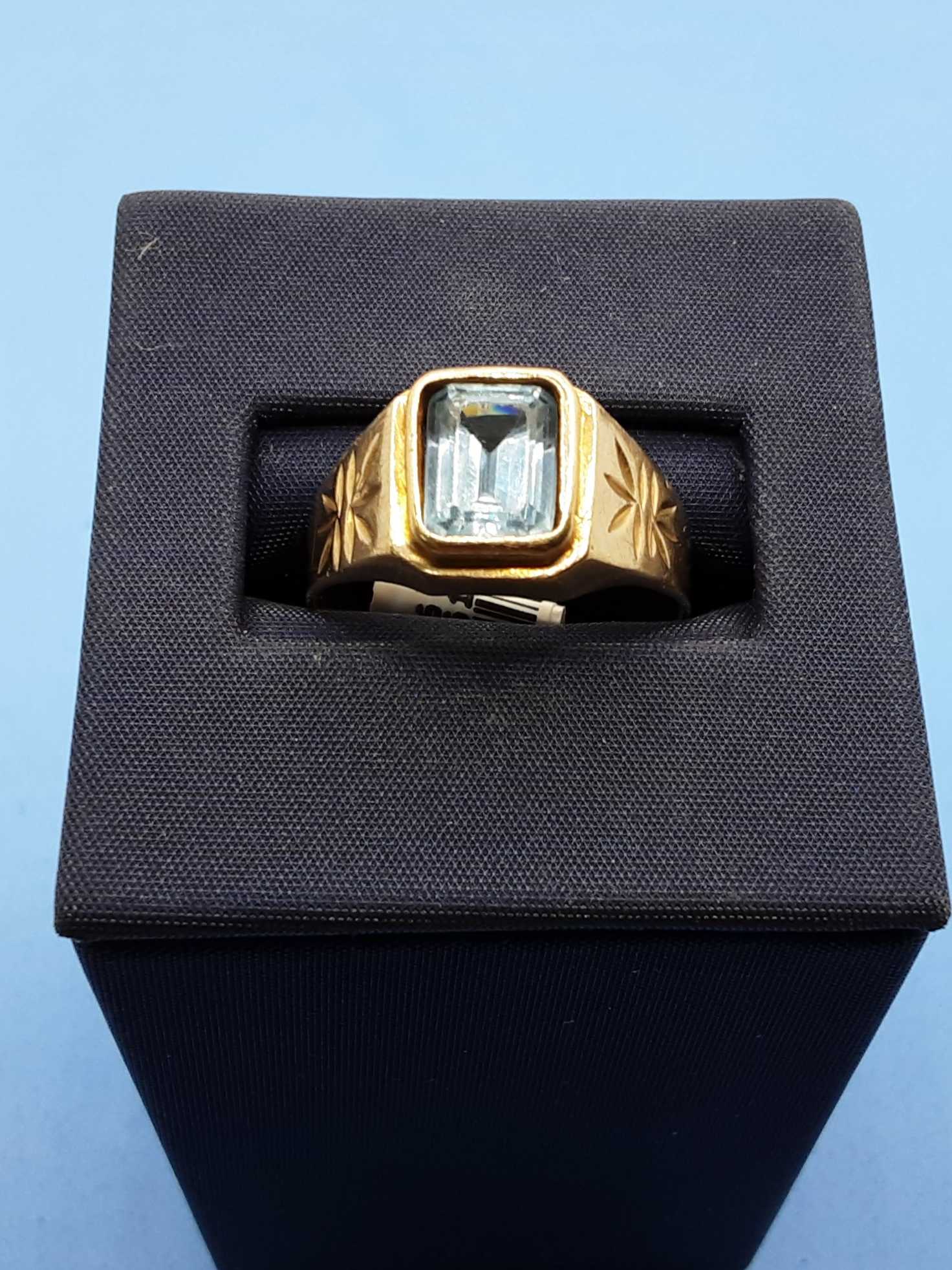 Men's Ring - Yellow Gold 10k (.417) 3.2 grams Size 9