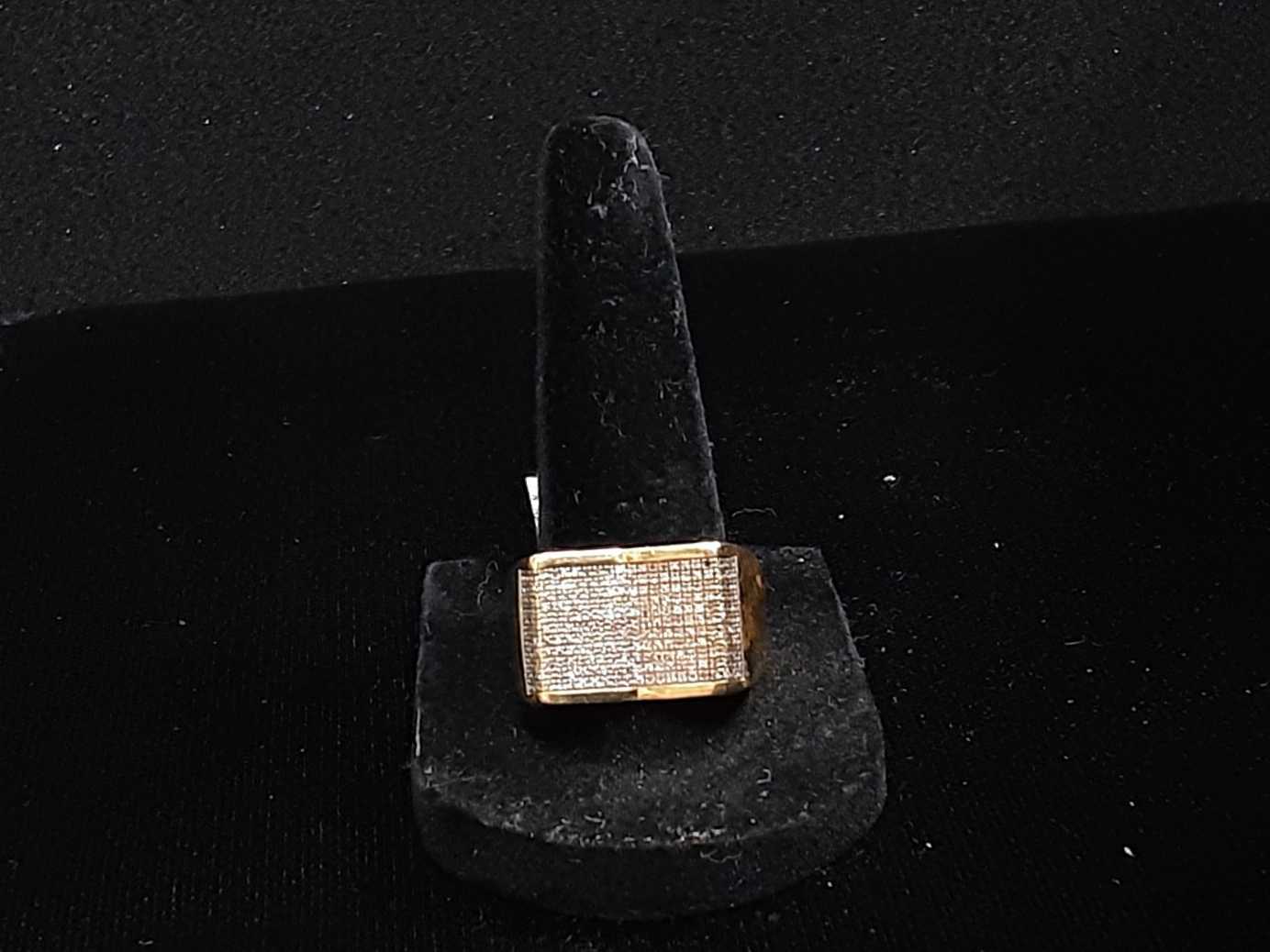 Men's Ring - Yellow Gold 10k (.417) 5.3 grams Size 9