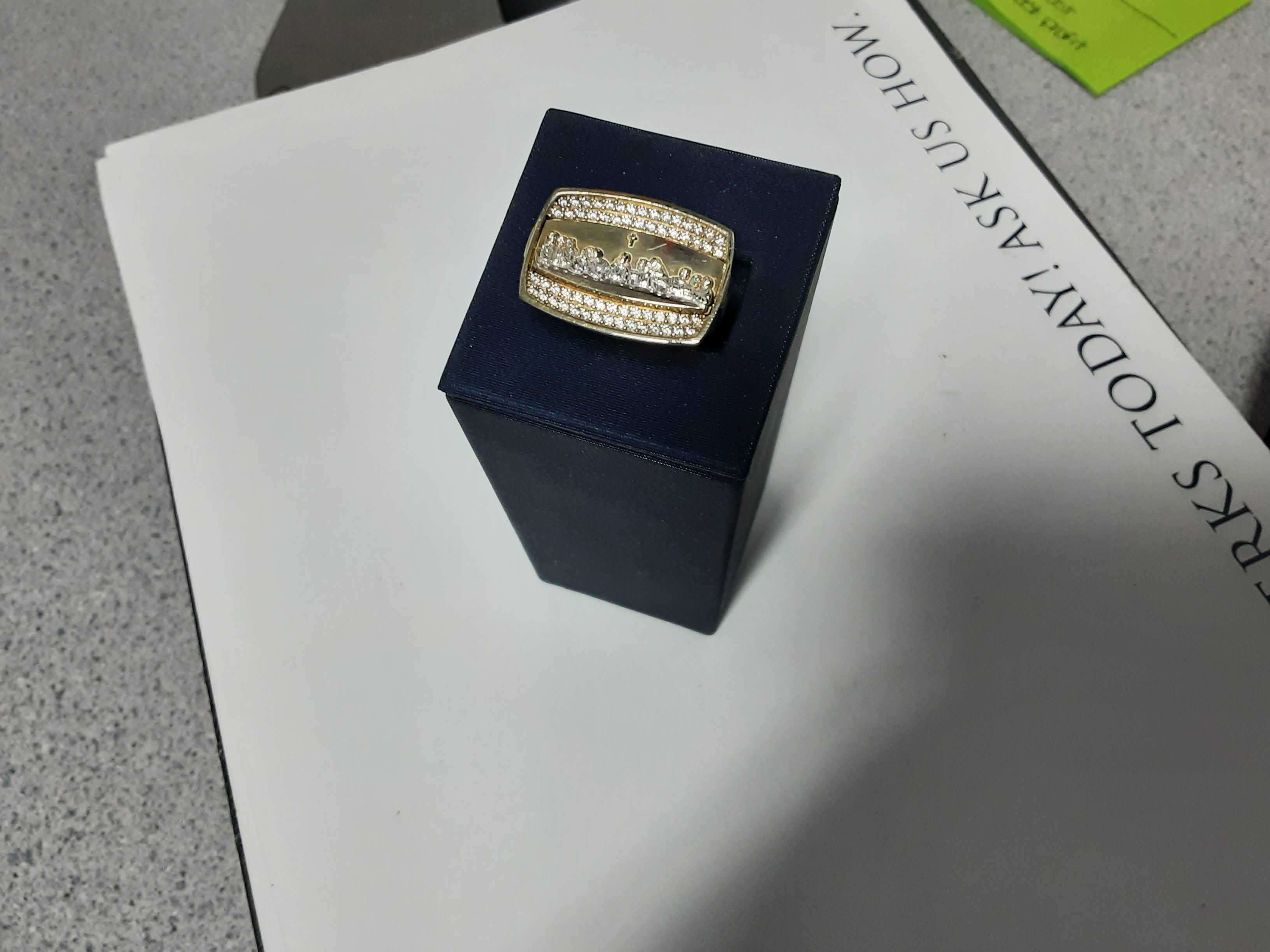 Men's Ring - Yellow Gold 10k (.417) 6.5 grams Size 10