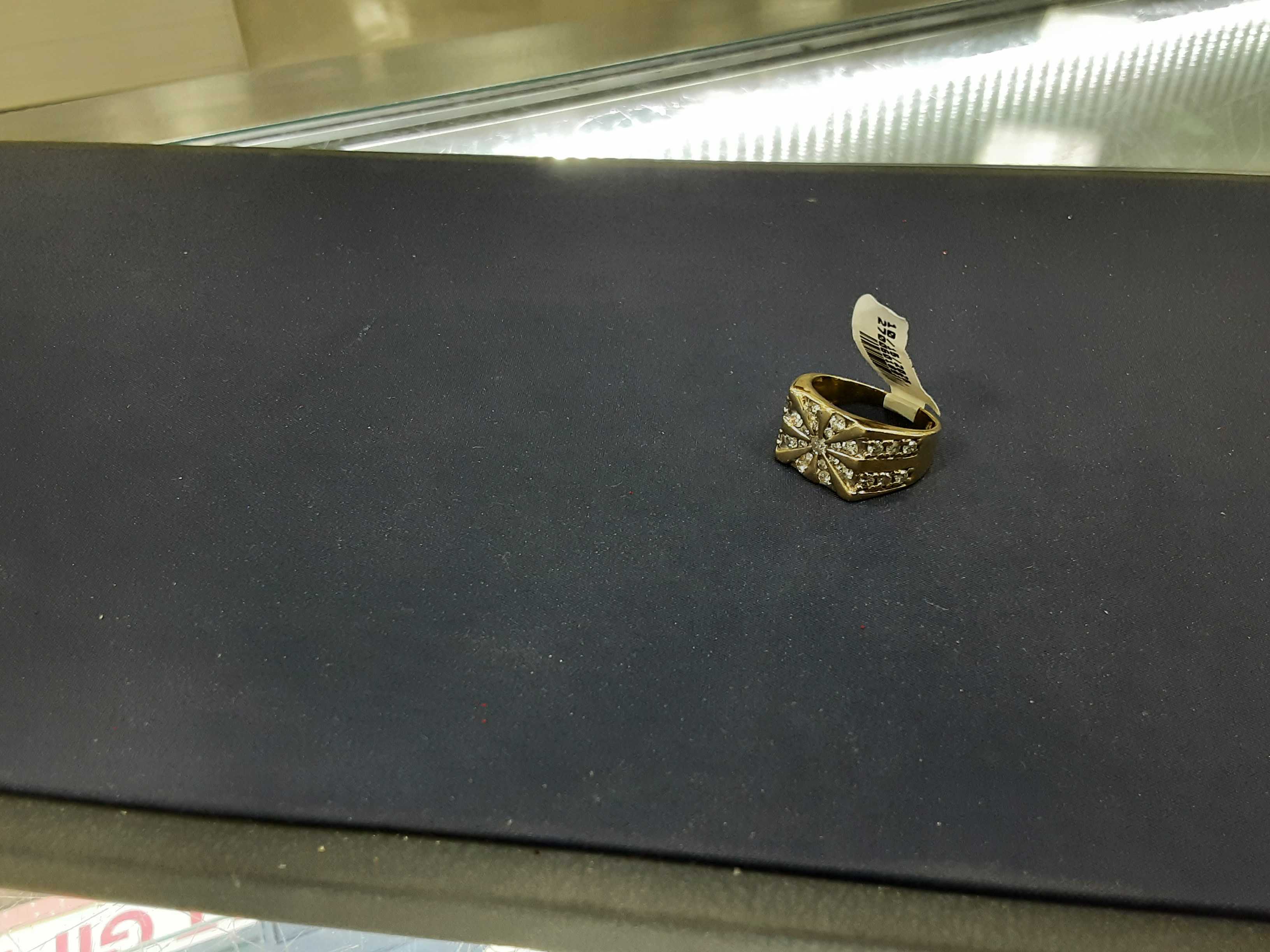 Men's Ring - Yellow Gold 14k (.585) 4.4 grams Size 20 - Image 2