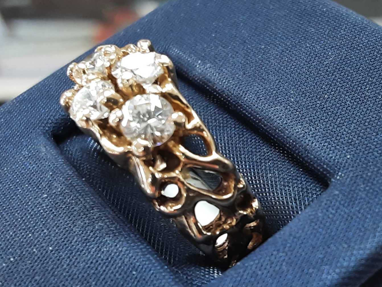 Men's Ring - Yellow Gold 14k (.585) 4.8 grams Size 9 - Image 2