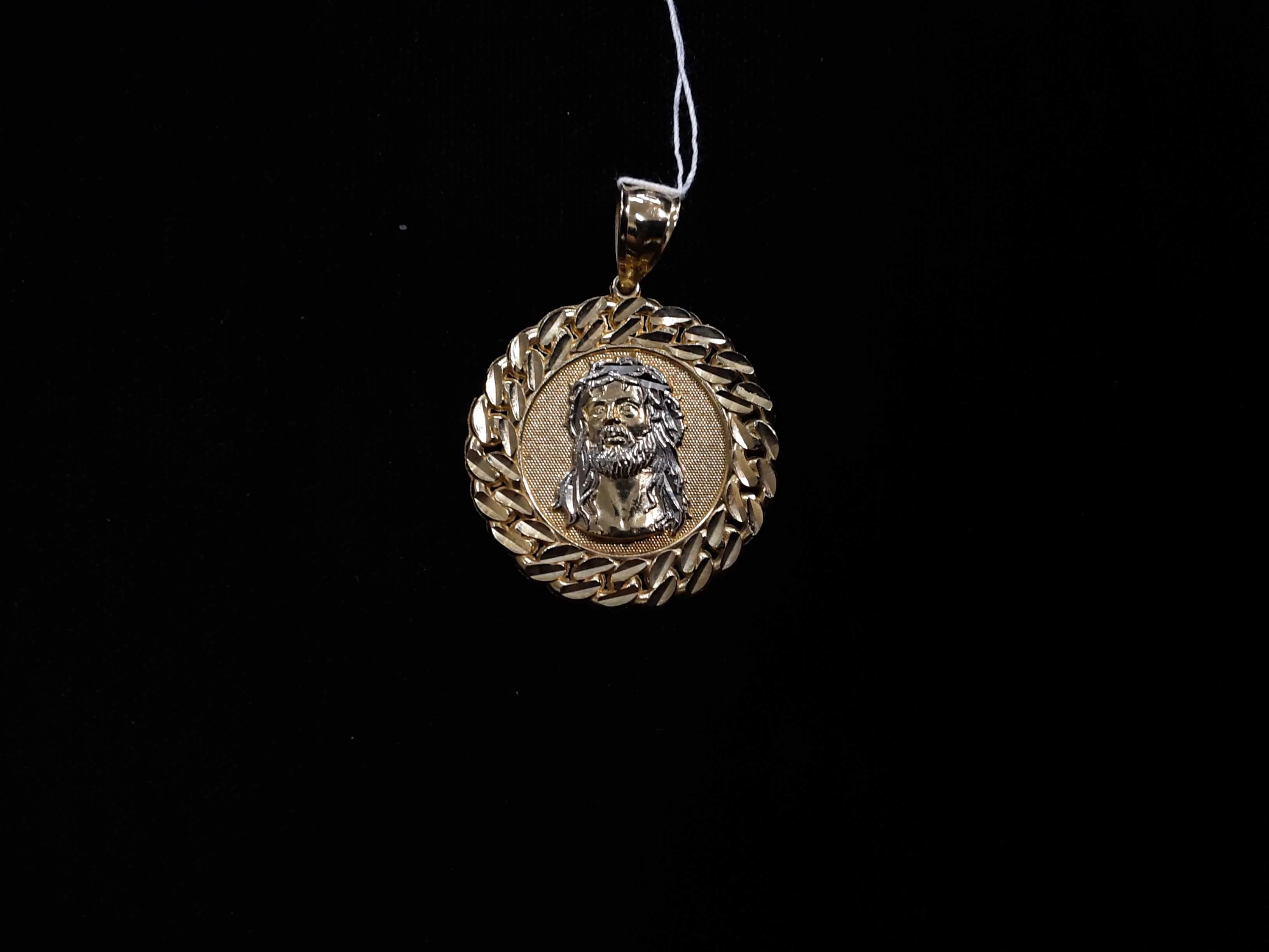 Religious Pendant - Yellow Gold 10k (.417) 6.3 grams