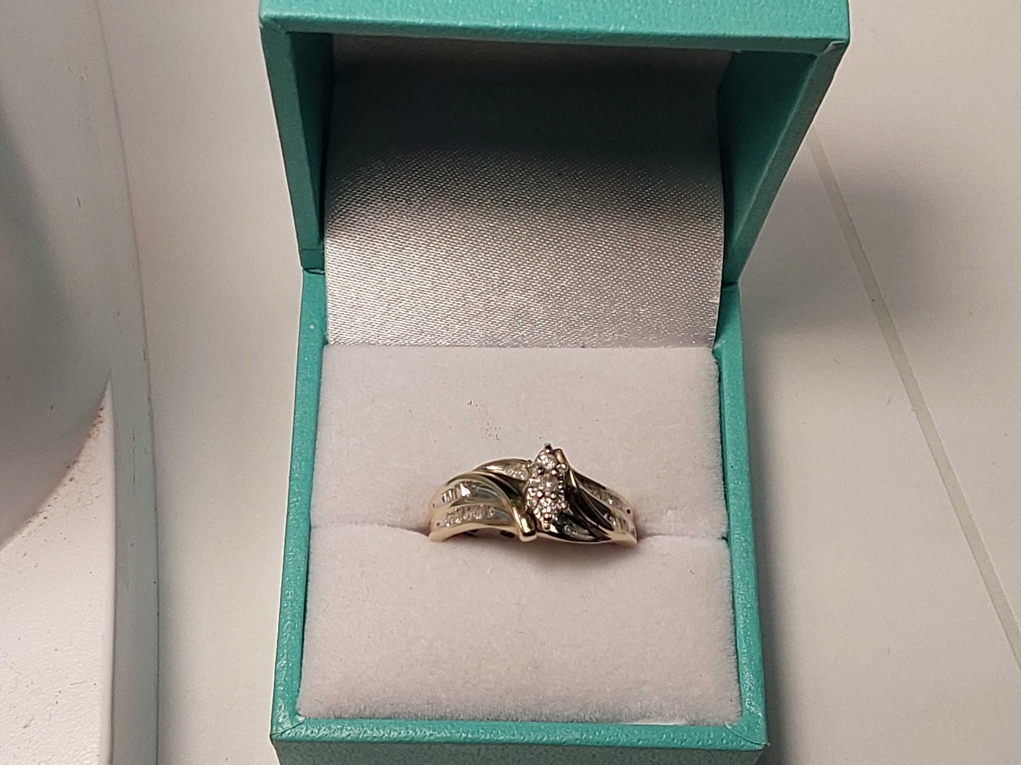 Ring - Engagement Set - Yellow Gold 10k (.417) 4 grams Size 8