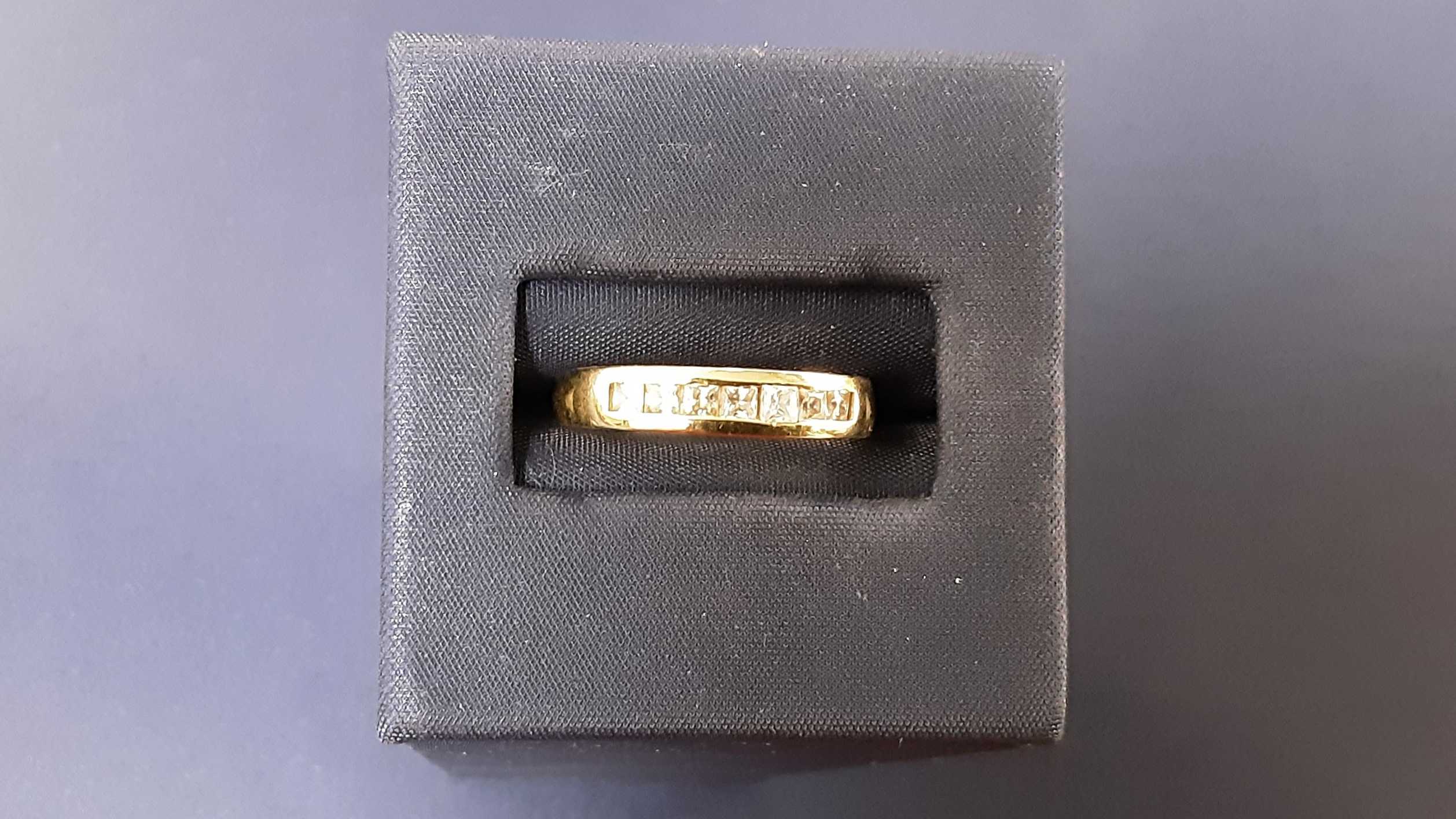 Ring - Wedding Band - Yellow Gold 10k (.417) 2.2 grams Size 20