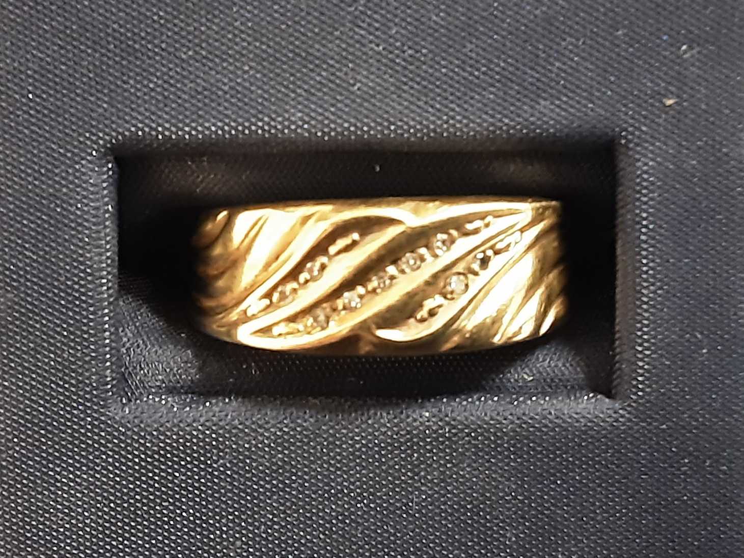Ring - Wedding Band - Yellow Gold 10k (.417) 3.6 grams Size 10.5