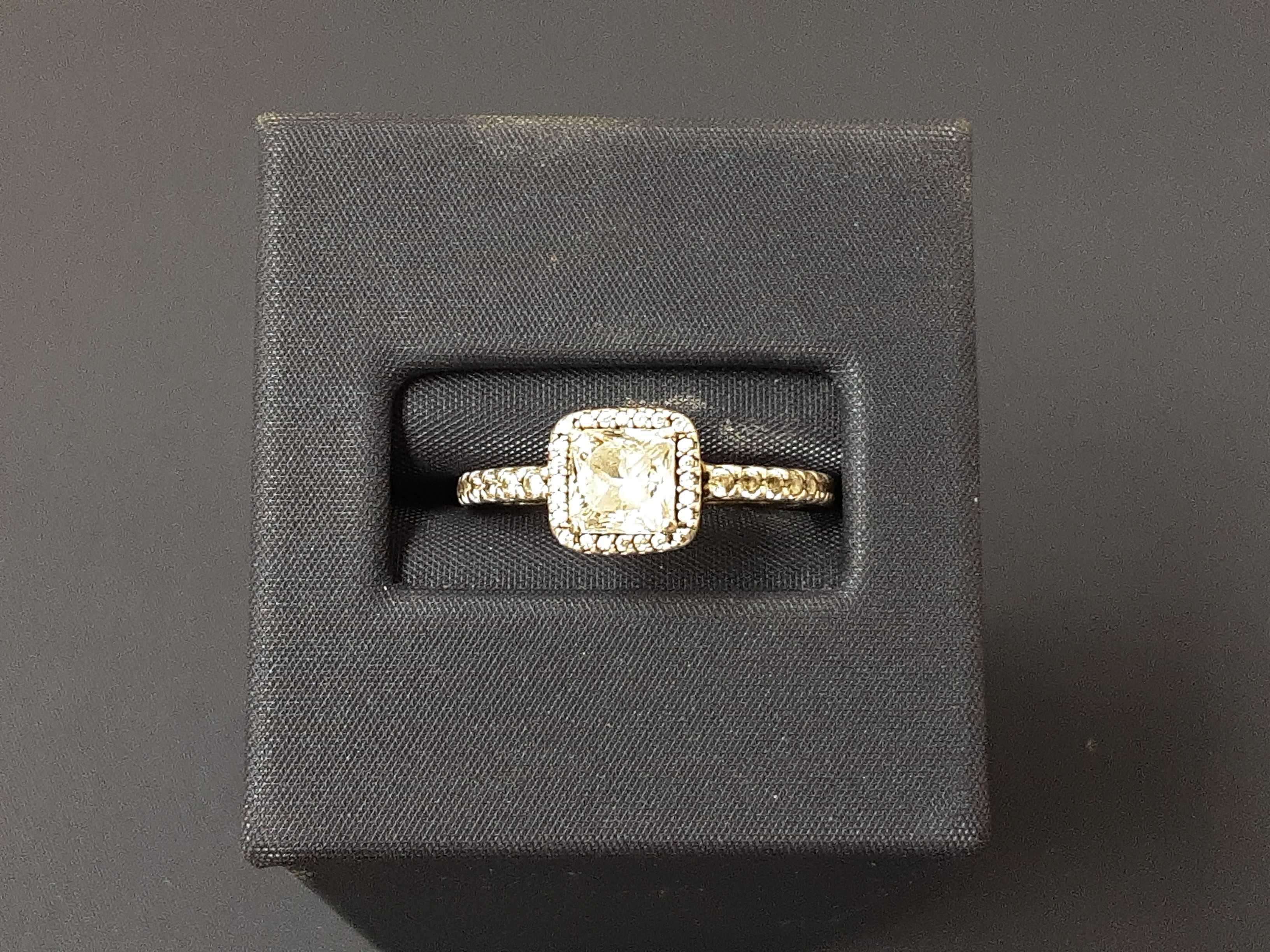 Ring - Wedding Set - Silver 2.7 grams Size 8