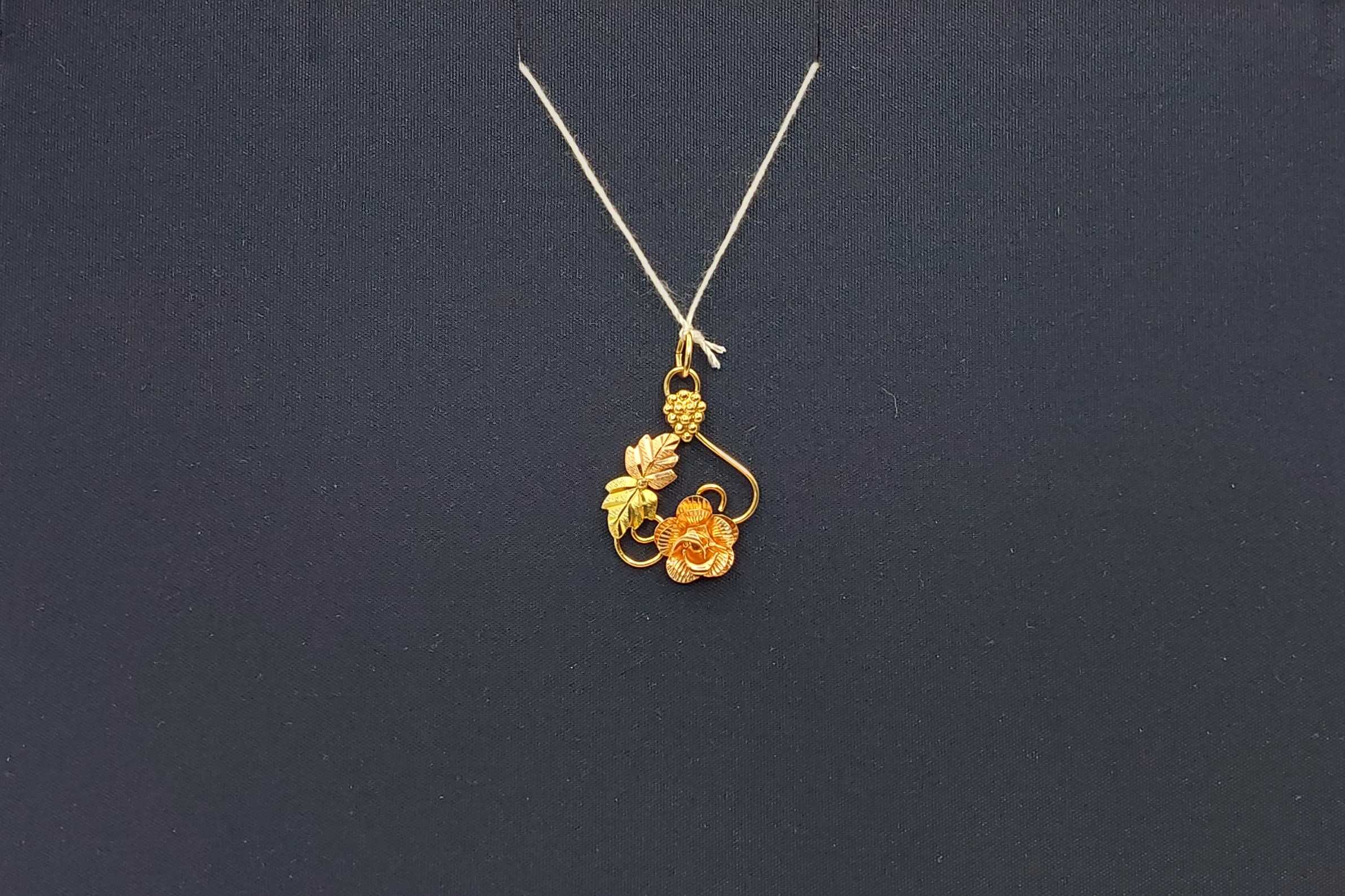 Symbol Pendant - Black Hills Gold 10k (.417) 0.94 grams