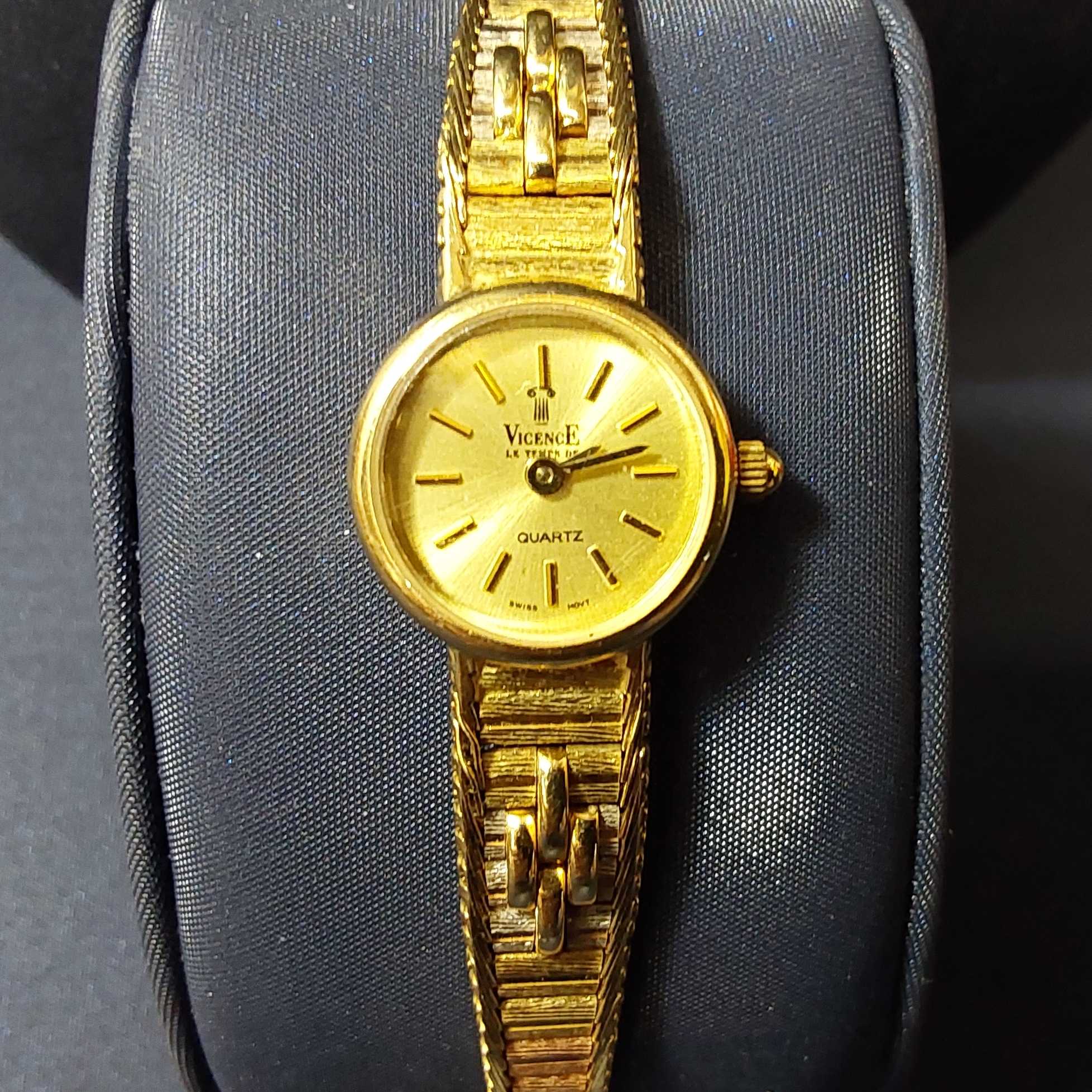 Watch - Tricolor Gold 14k (.585) 21.7 grams
