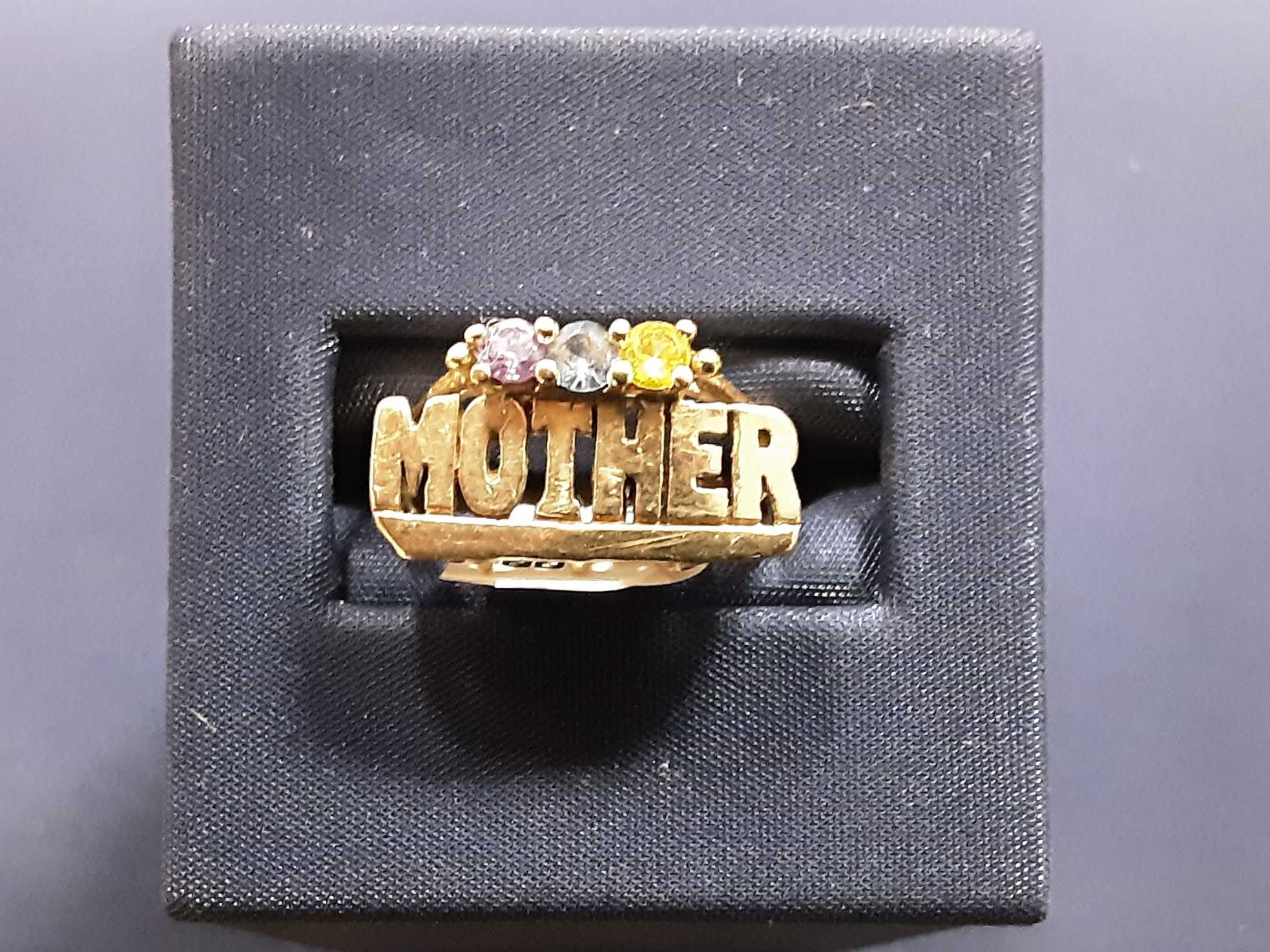 Women's Ring - Mother's - Yellow Gold 10k (.417) 3.4 grams Size 7
