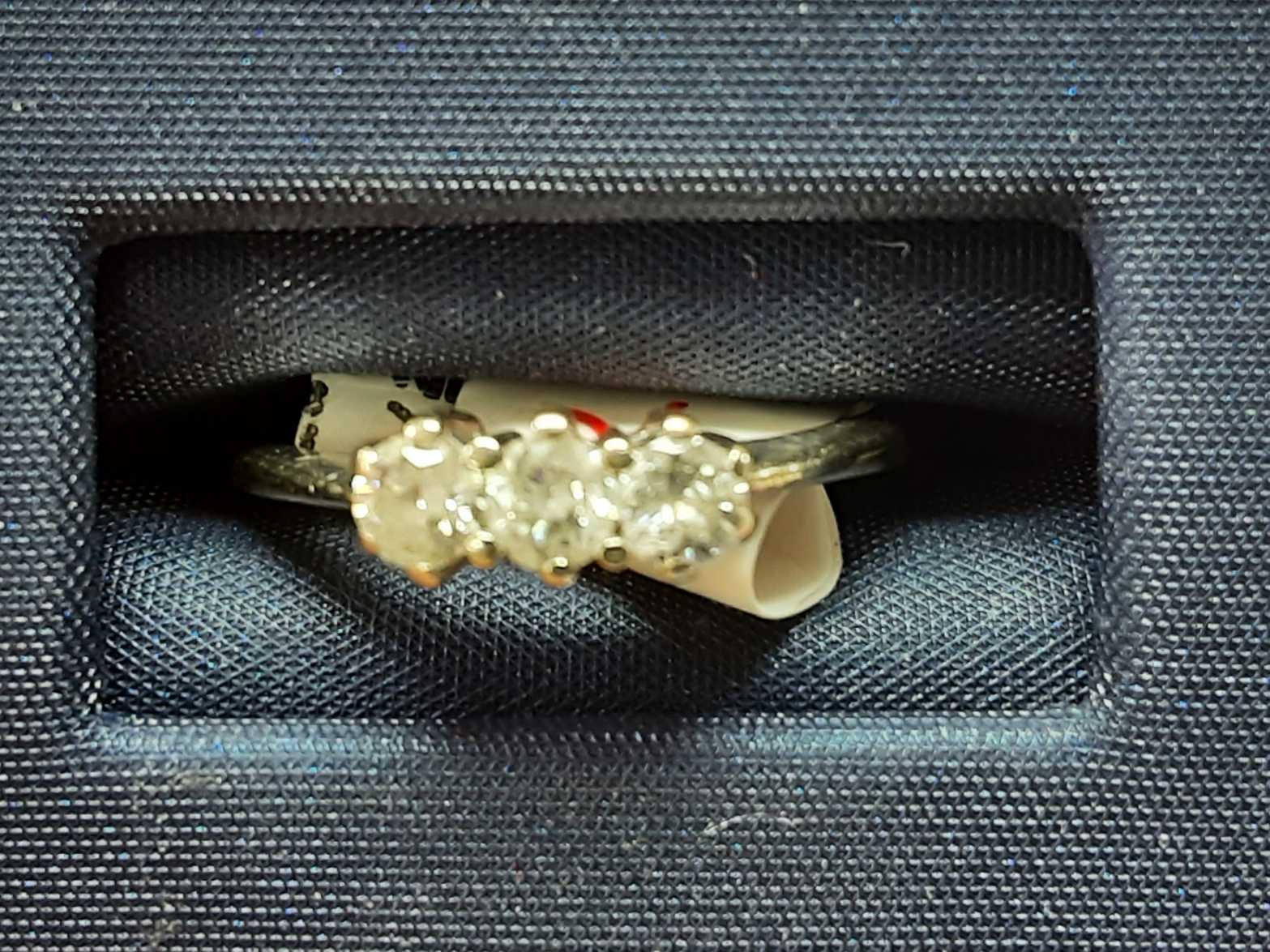 Women's Ring - Solitaire - White Gold 14k (.585) 2.2 grams Size 6