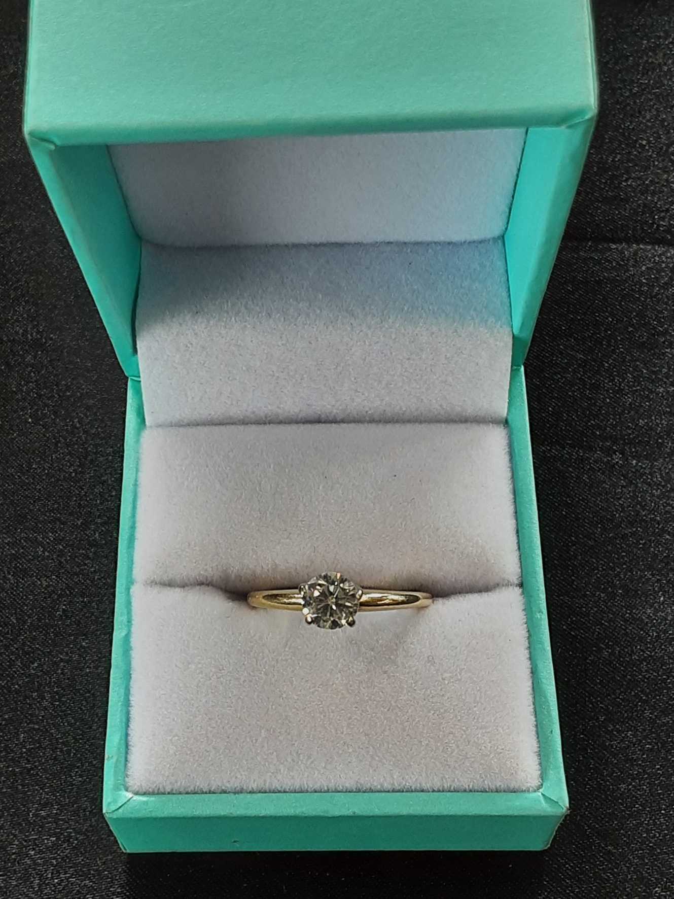 Women's Ring - Solitaire - Yellow Gold 10k (.417) 1.9 grams Size 7