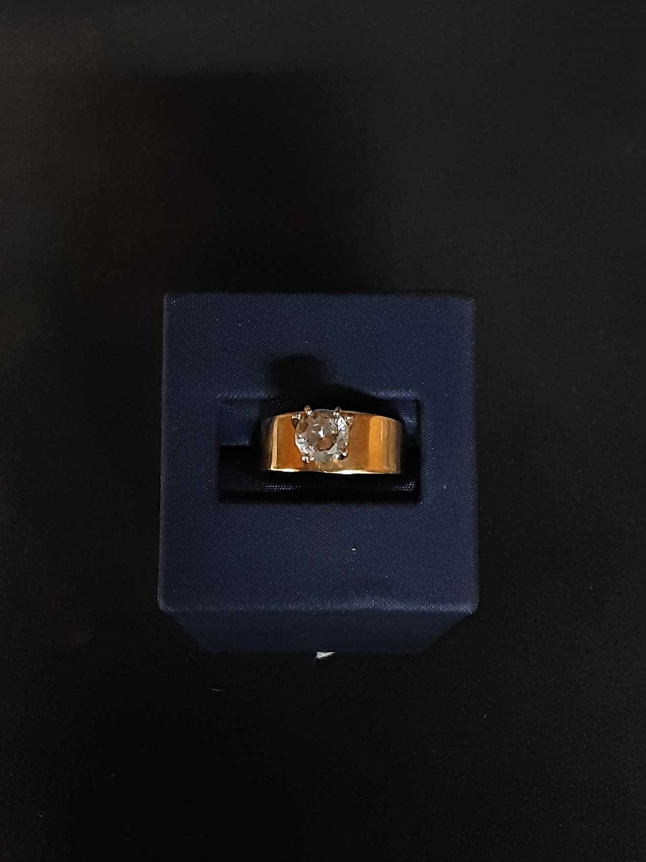 Women's Ring - Solitaire - Yellow Gold 10k (.417) 2.3 grams Size 20