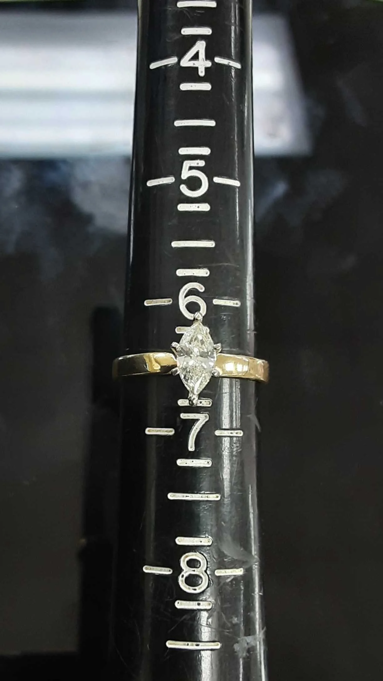Women's Ring - Solitaire - Yellow Gold 14k (.585) 2.5 grams Size 6.5