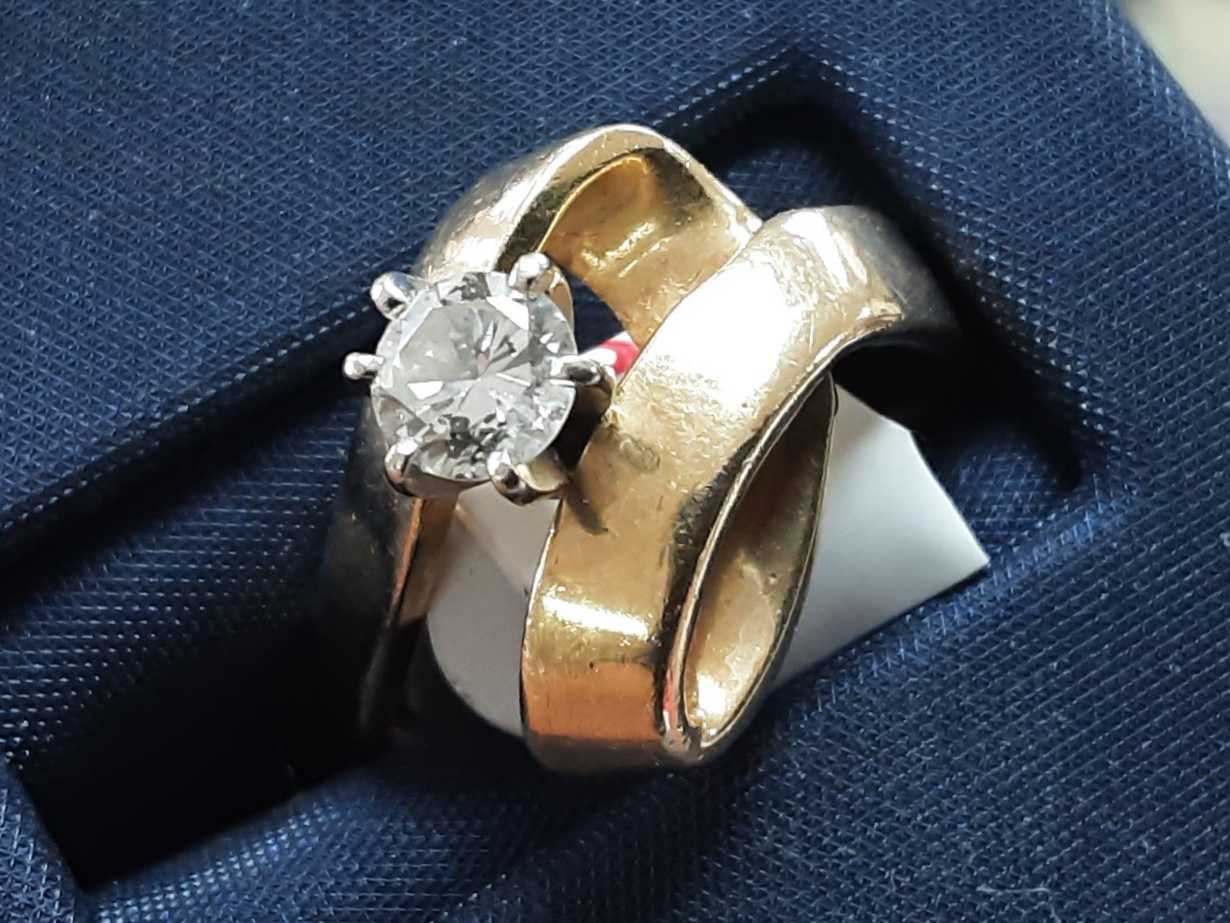 Women's Ring - Solitaire - Yellow Gold 14k (.585) 4.6 grams Size 20