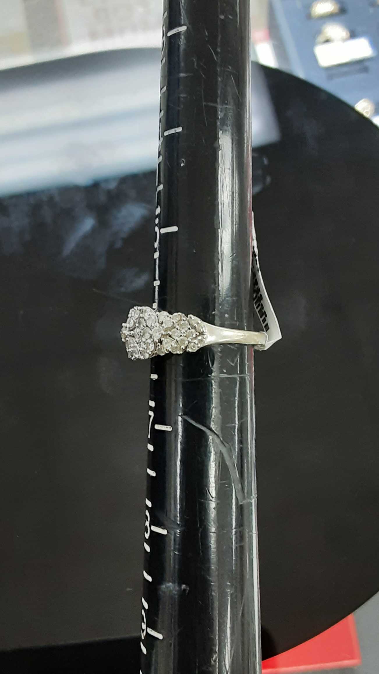 Women's Ring - White Gold 10k (.417) 2.8 grams Size 6.5 - Image 2