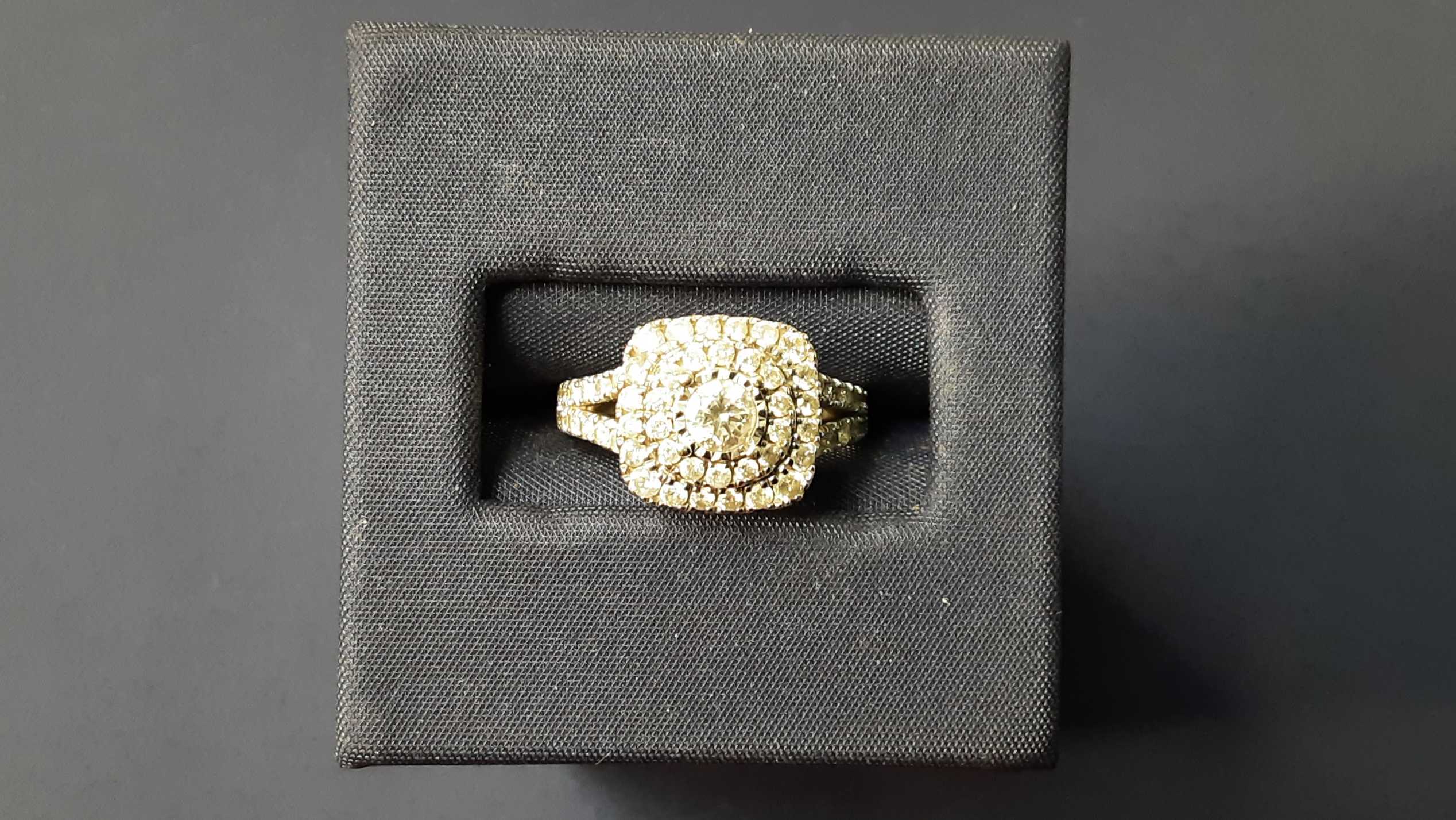 Women's Ring - White Gold 10k (.417) 3.8 grams Size 5