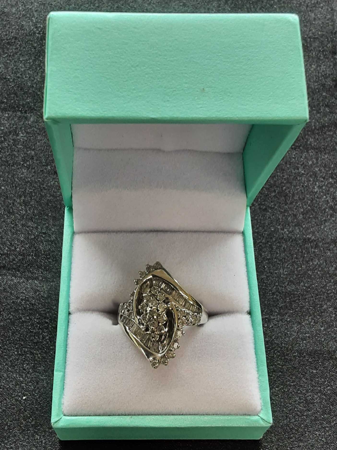 Women's Ring - White Gold 10k (.417) 6.3 grams Size 5