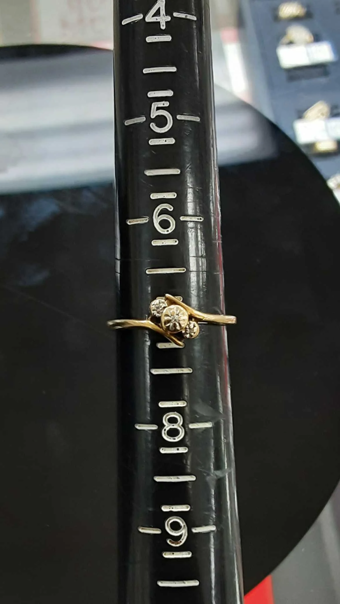 Women's Ring - Yellow Gold 10k (.417) 1.5 grams Size 7.5