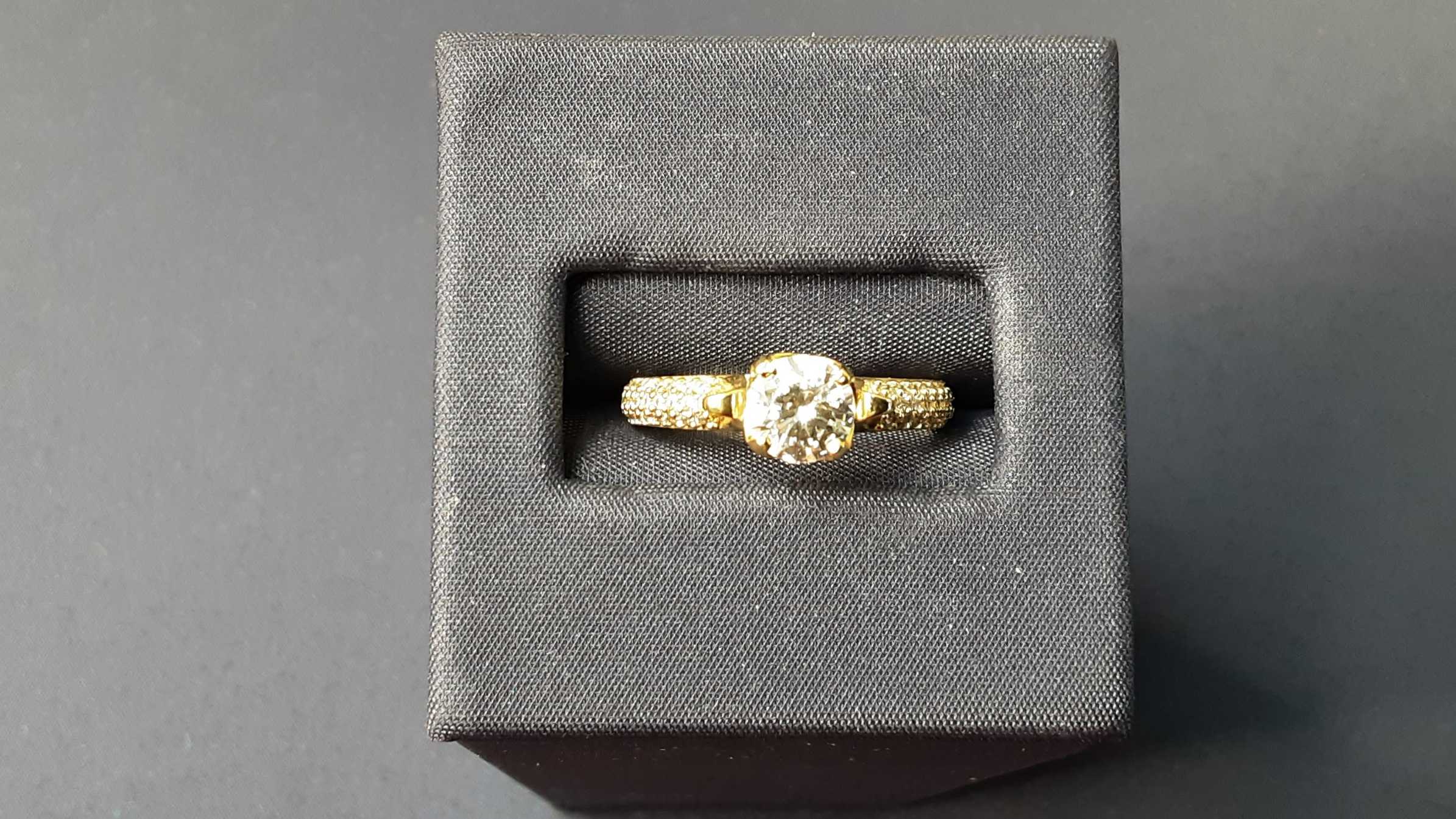 Women's Ring - Yellow Gold 10k (.417) 1.8 grams Size 6