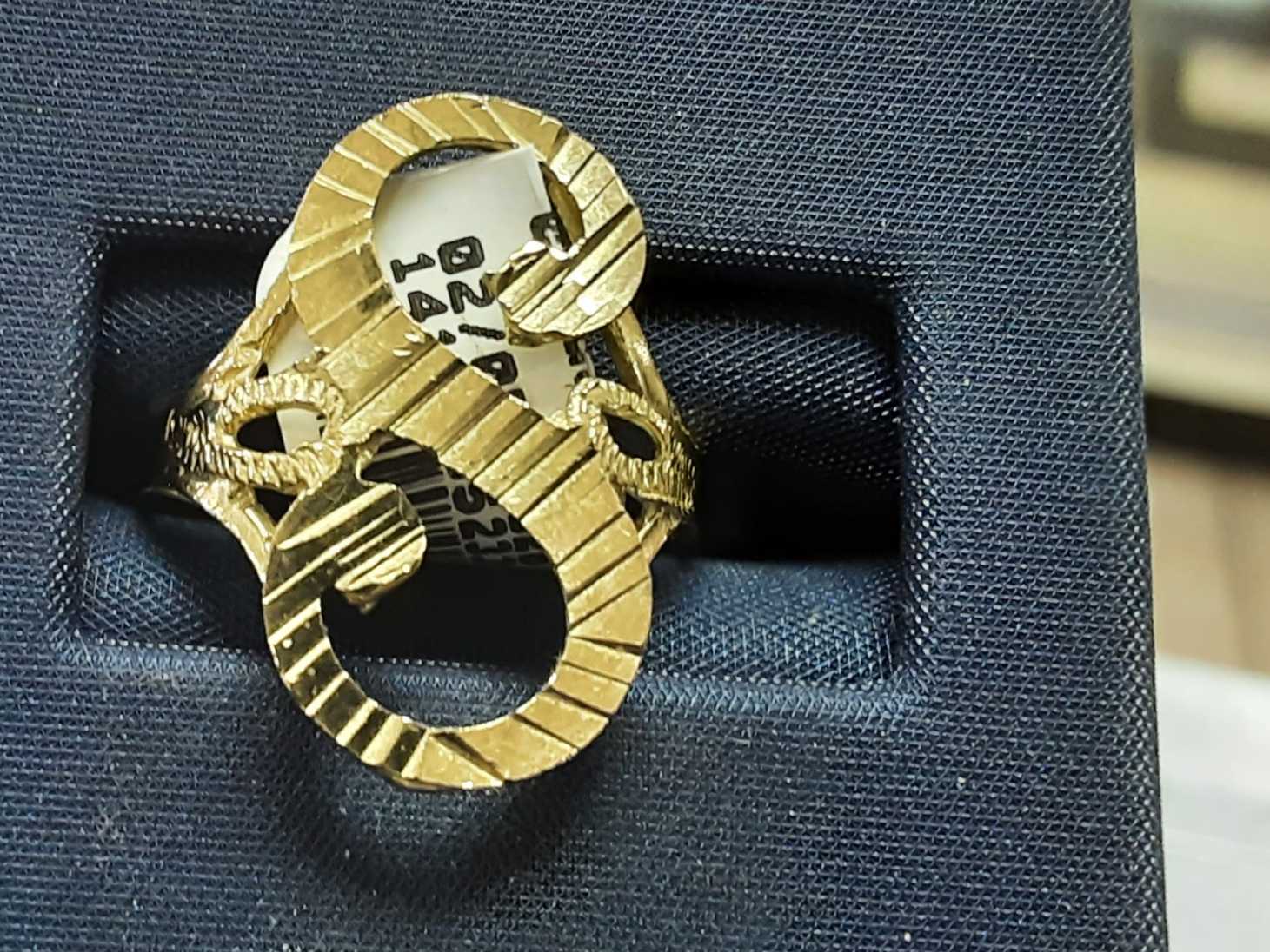 Women's Ring - Yellow Gold 10k (.417) 1.8 grams Size 11
