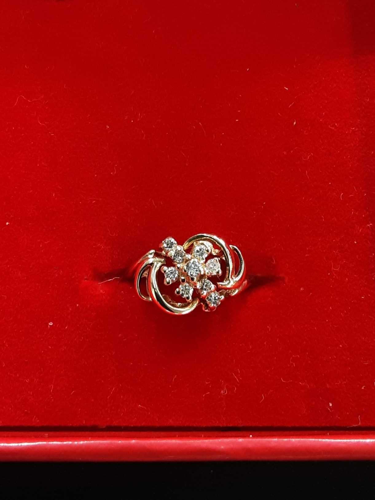 Women's Ring - Yellow Gold 10k (.417) 2.3 grams Size 4