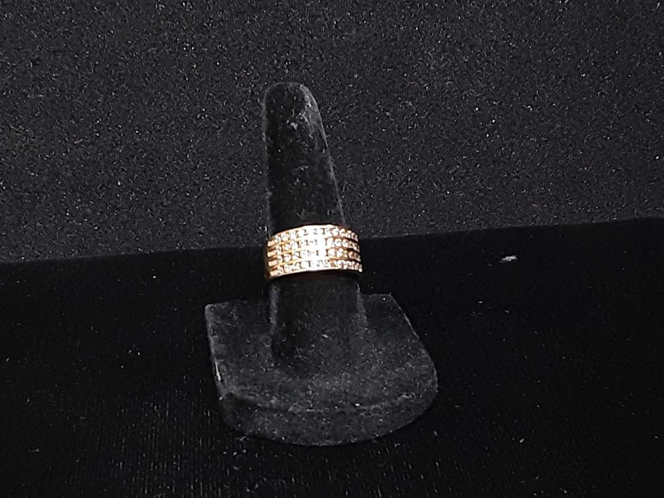 Women's Ring - Yellow Gold 10k (.417) 2.8 grams Size 7