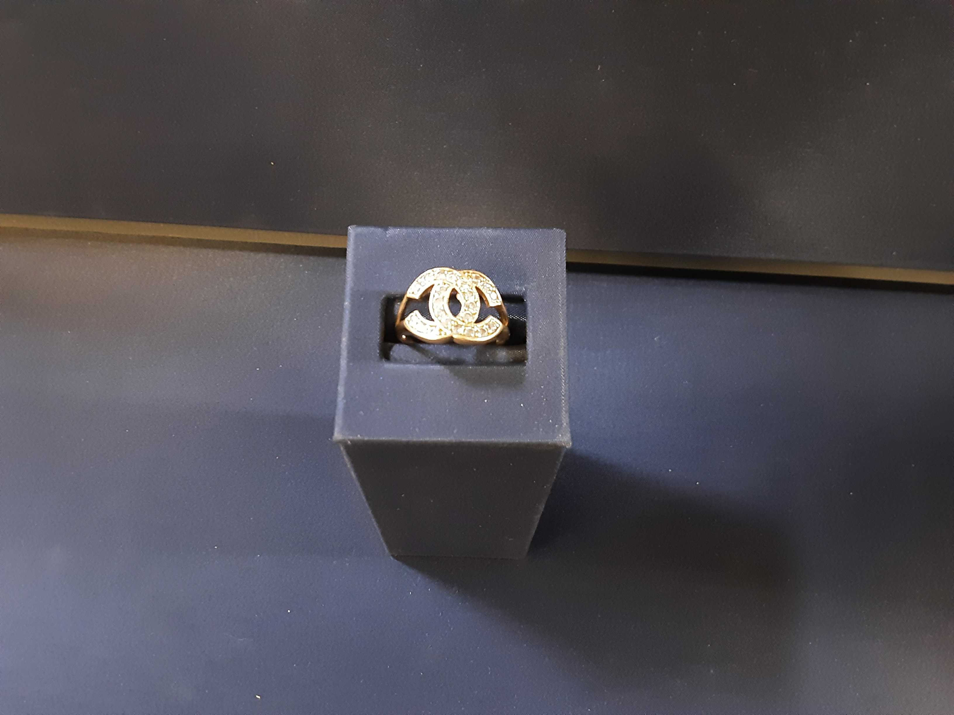 Women's Ring - Yellow Gold 10k (.417) 3.8 grams Size 8