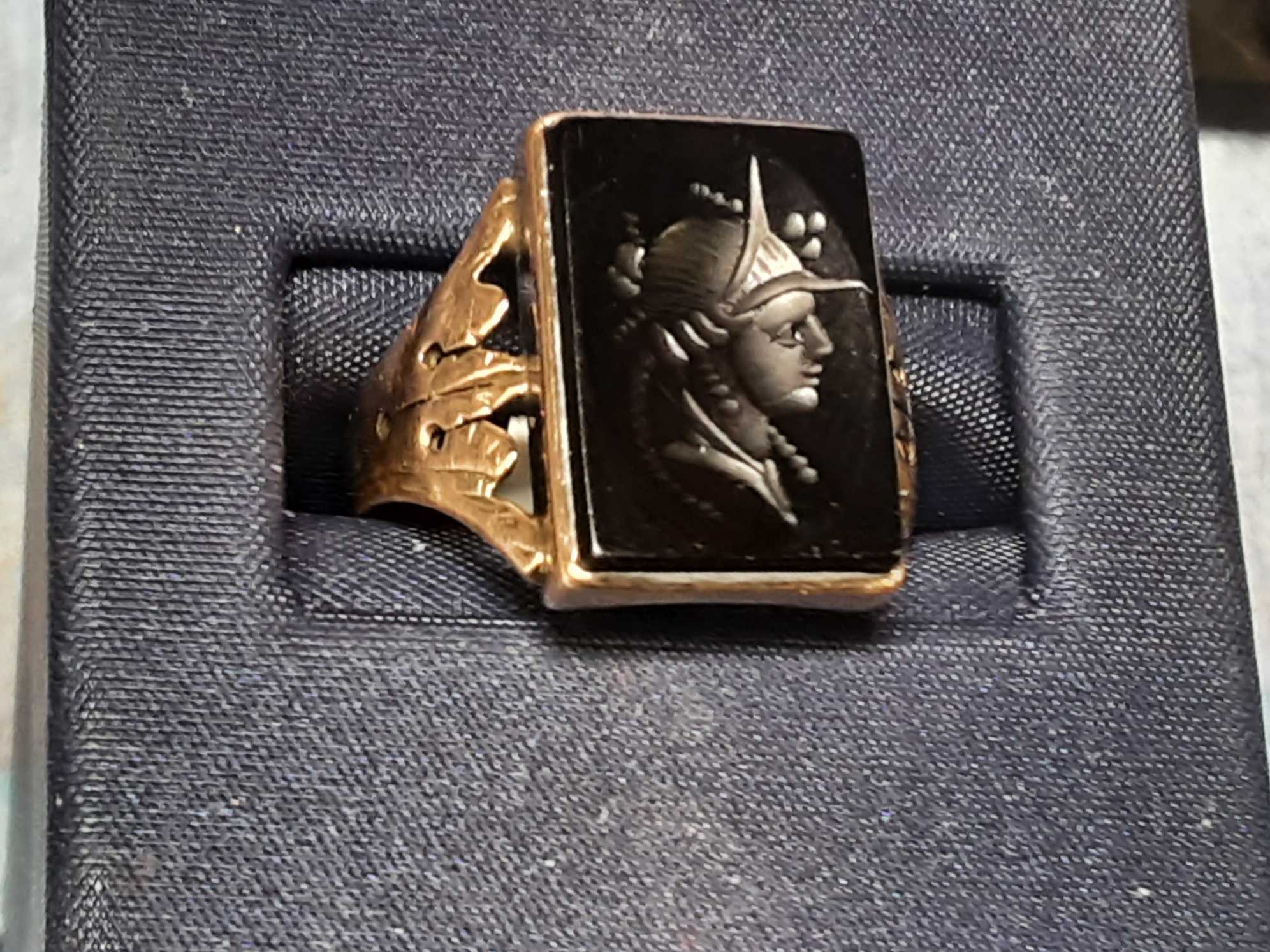 Women's Ring - Yellow Gold 10k (.417) 4.1 grams Size 8.5