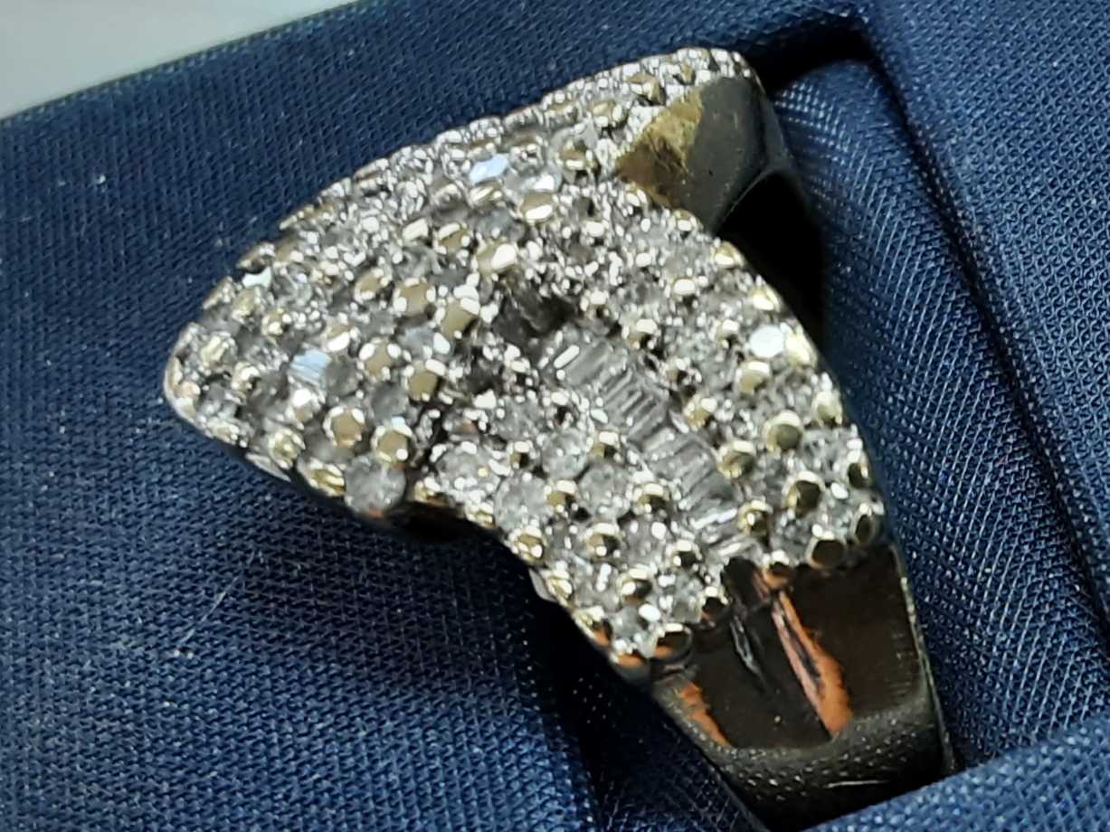 Women's Ring - Yellow Gold 10k (.417) 4.7 grams Size 11 - Image 2