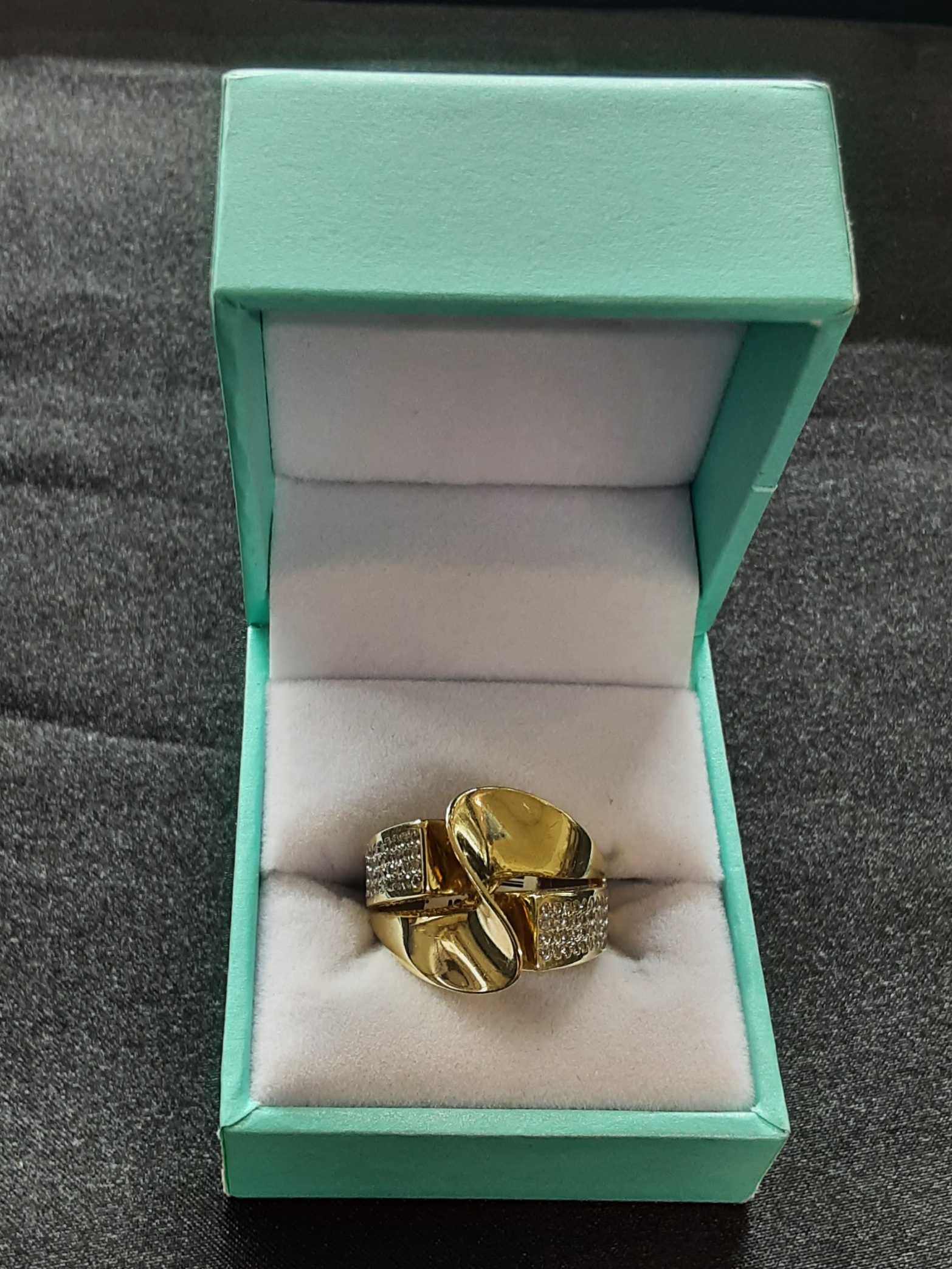 Women's Ring - Yellow Gold 10k (.417) 5.3 grams Size 7