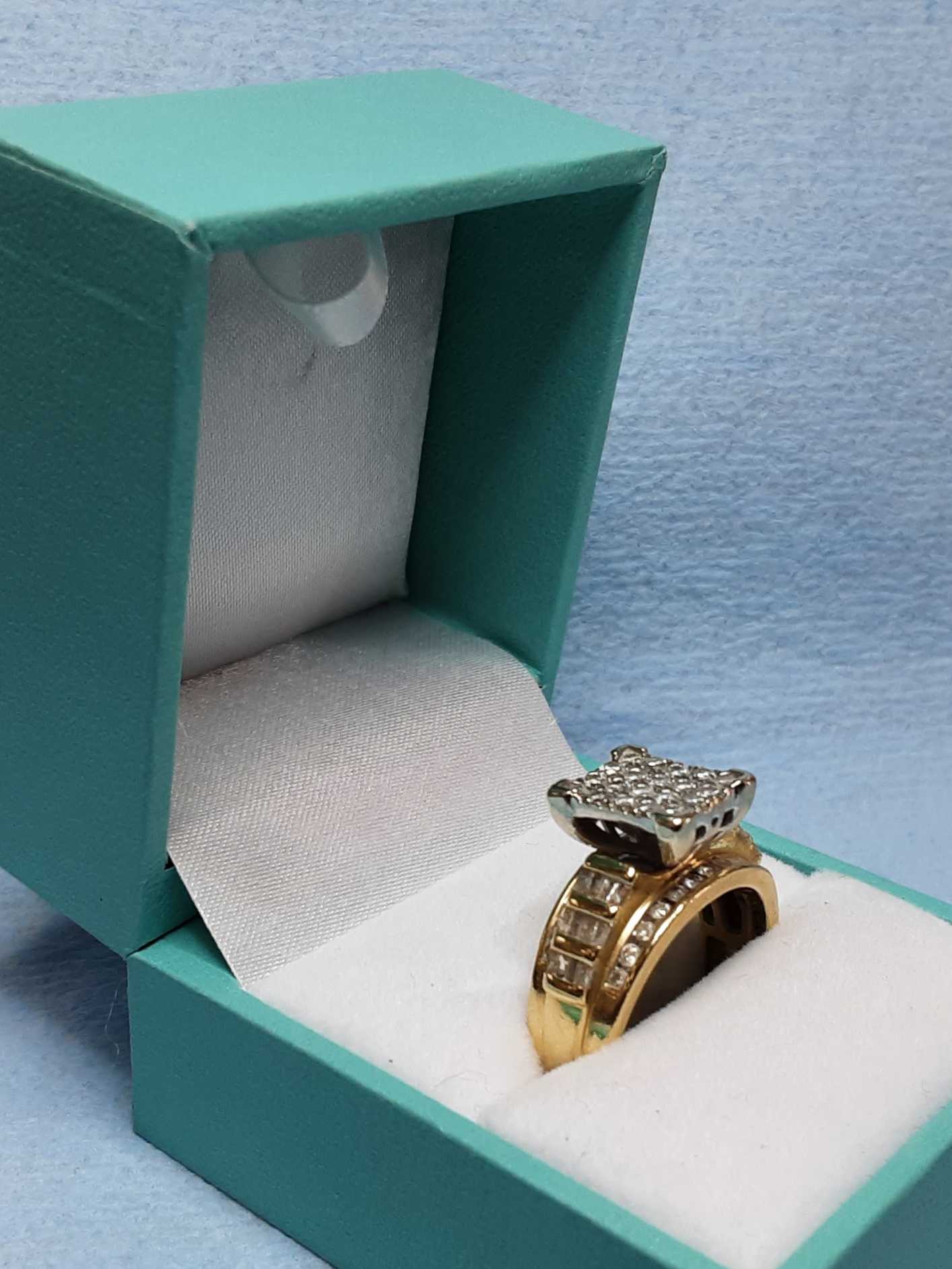 Women's Ring - Yellow Gold 10k (.417) 5.5 grams Size 8