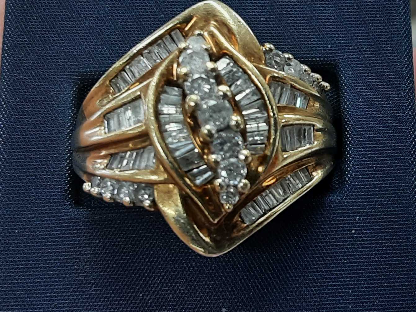 Women's Ring - Yellow Gold 10k (.417) 9.7 grams Size 20
