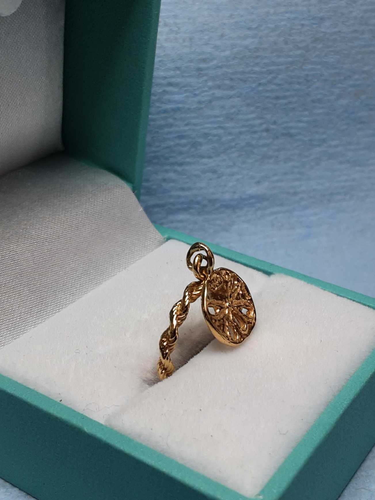 Women's Ring - Yellow Gold 14k (.585) 2.1 grams Size 4.5