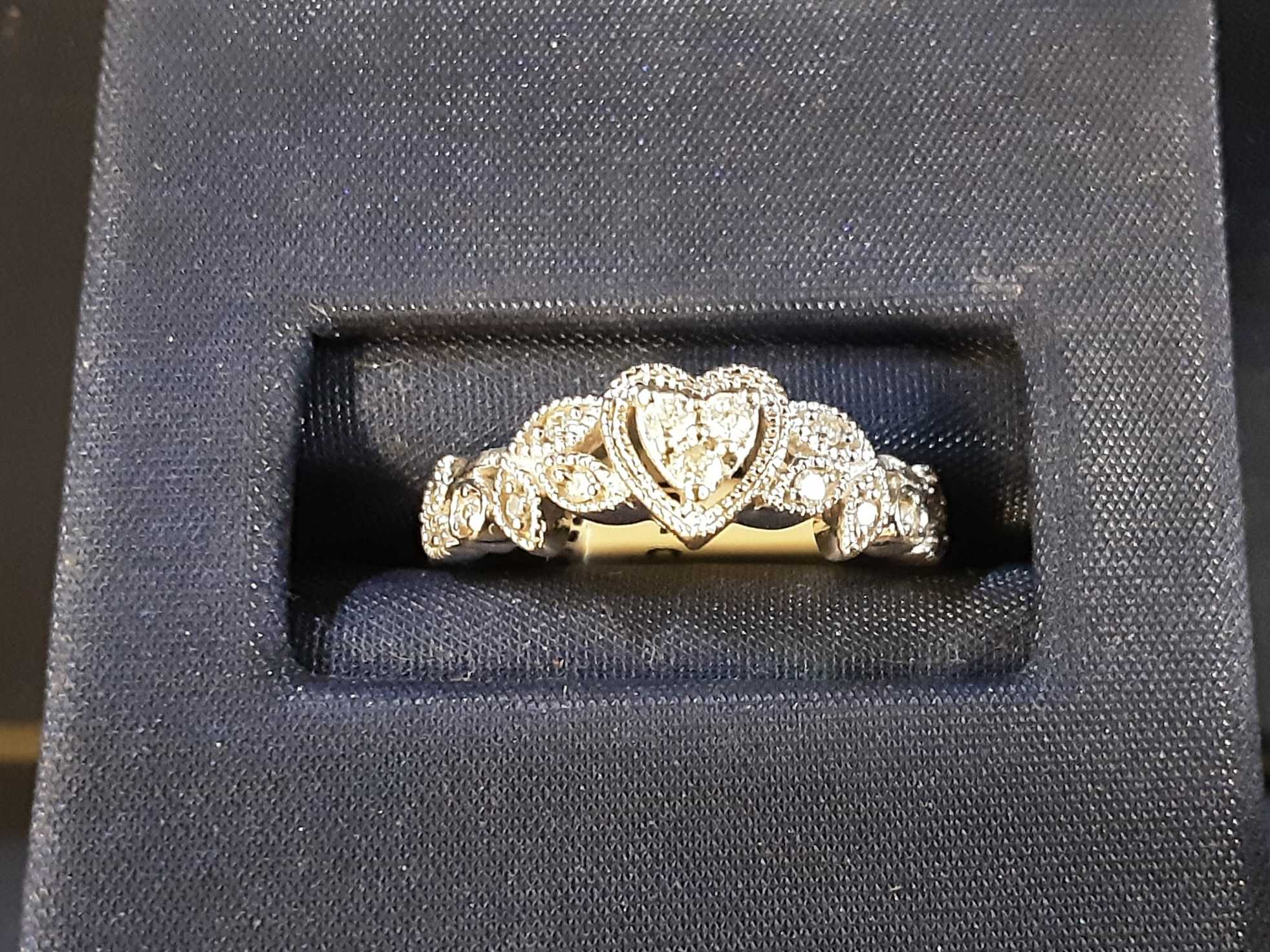 Women's Ring - Yellow Gold 14k (.585) 2.4 grams Size 6