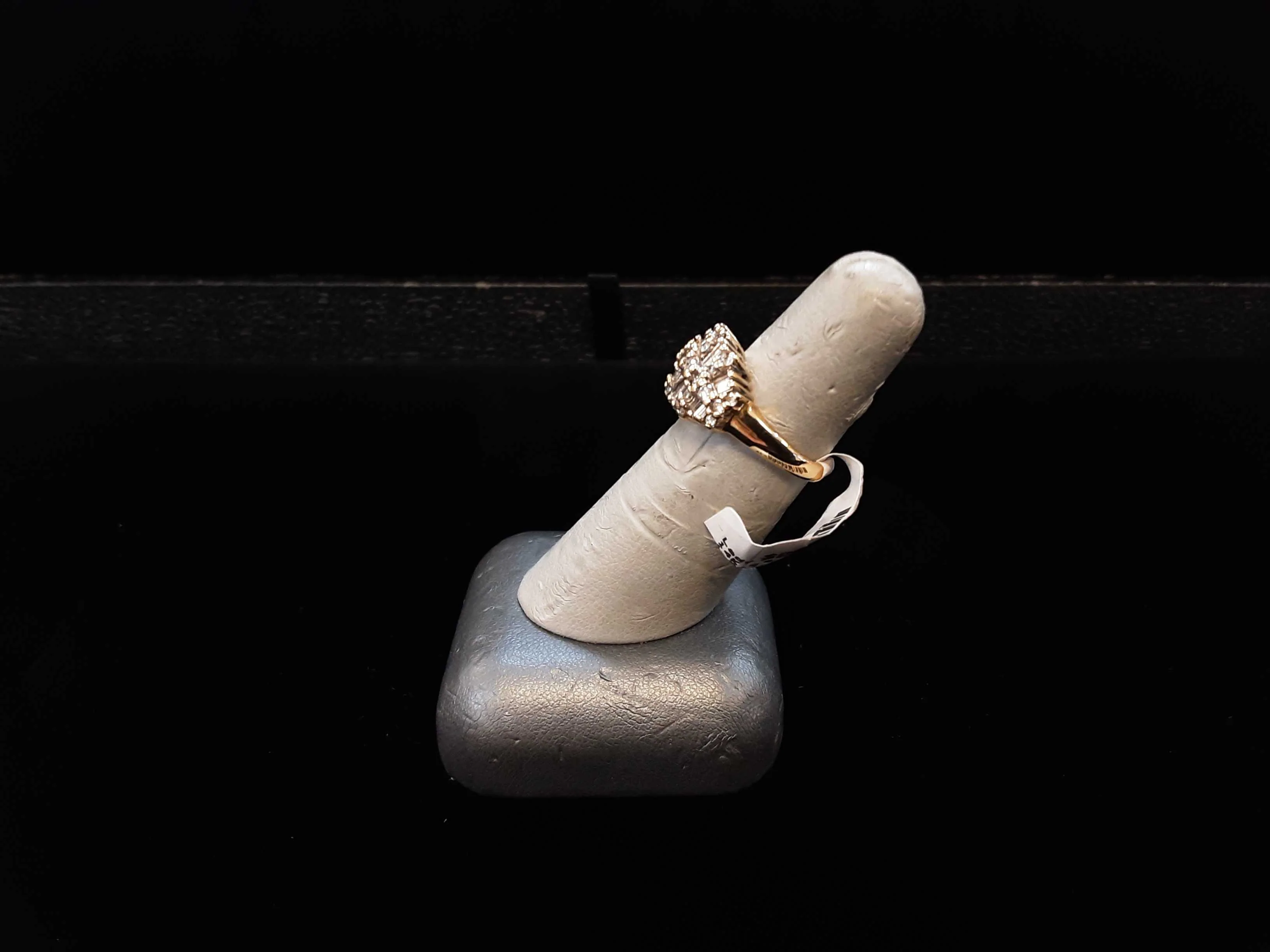 Women's Ring - Yellow Gold 14k (.585) 4.7 grams Size 7 - Image 3