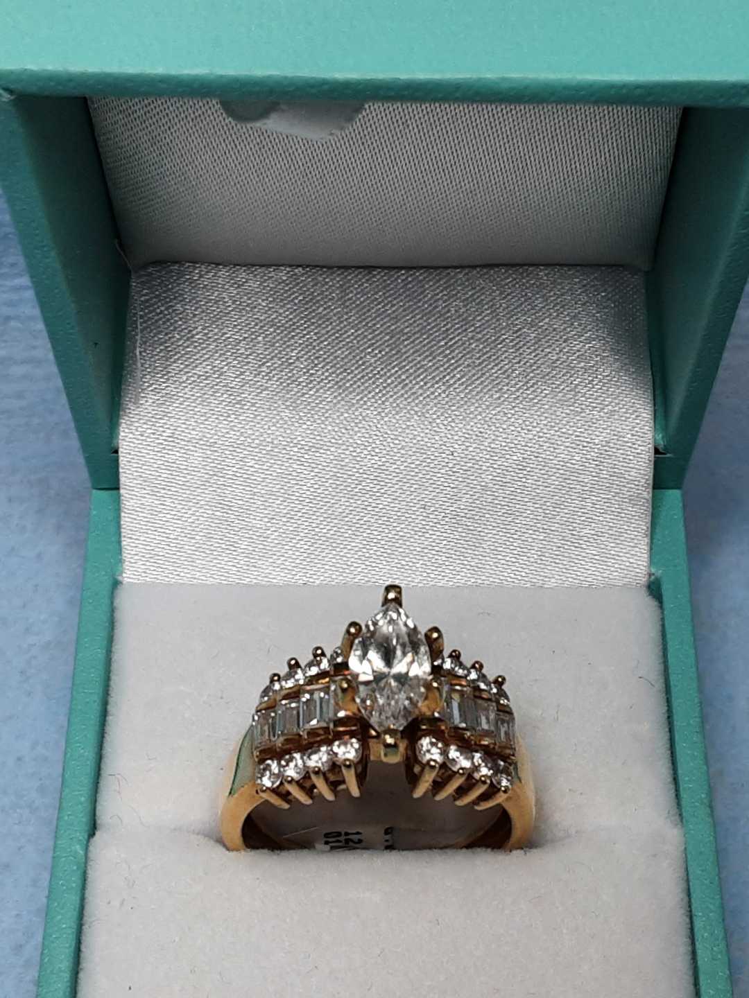 Women's Ring - Yellow Gold 14k (.585) 6.3 grams Size 8.5 - Image 2