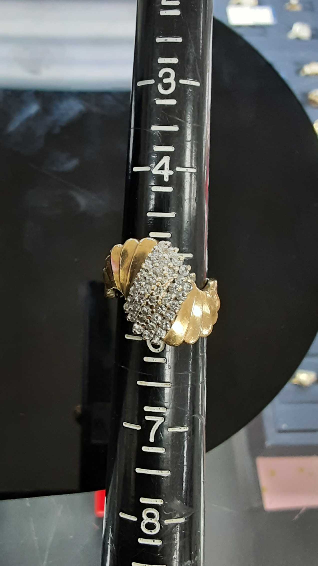 Women's Ring - Yellow Gold 14k (.585) 7.3 grams Size 5.5