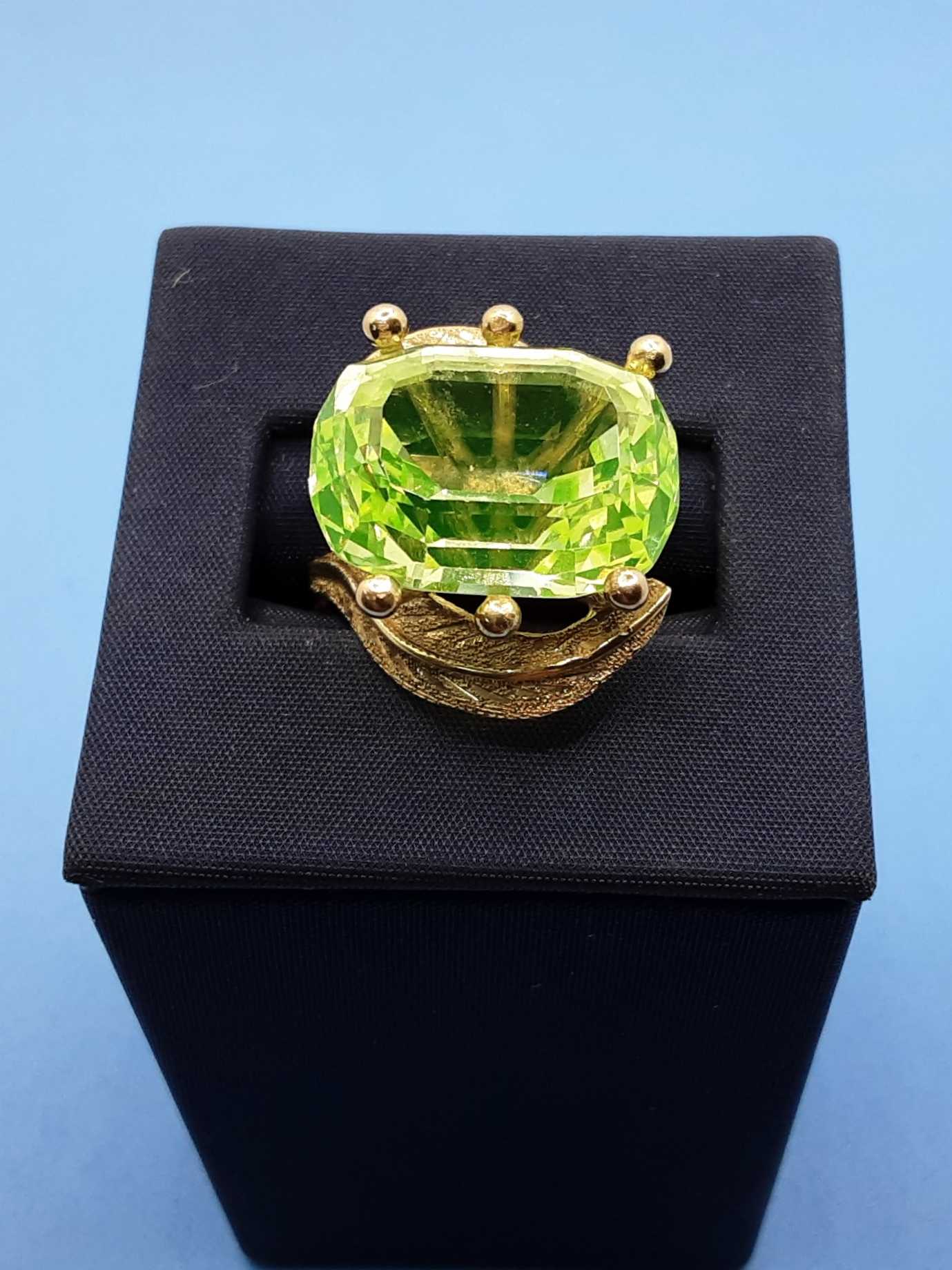 Women's Ring - Yellow Gold 14k (.585) 9.5 grams Size 6